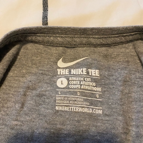 The Nike Tee - Picture 3 of 4